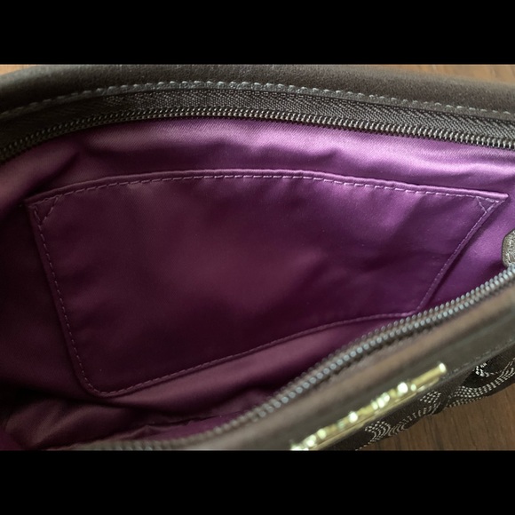 New Authentic COACH Wristlet - Picture 4 of 5